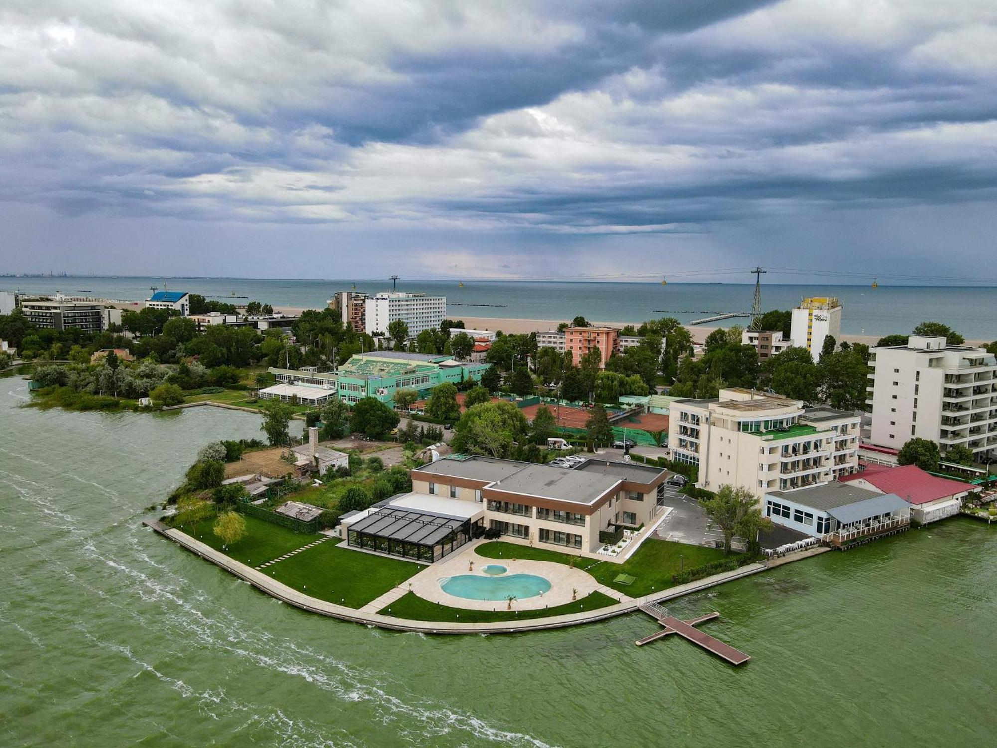 Belinda Hotel Mamaia Adults Only Extérieur photo